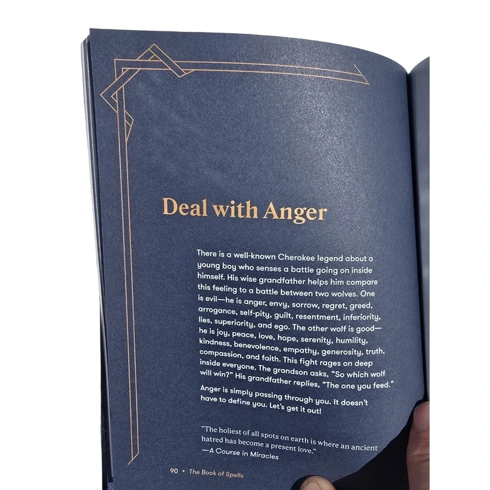 THE BOOK OF SPELLS Hardcover Witchcraft Magick Guide Jamie Della Blue - Picture 3 of 3